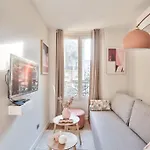 Cozy Center For 3