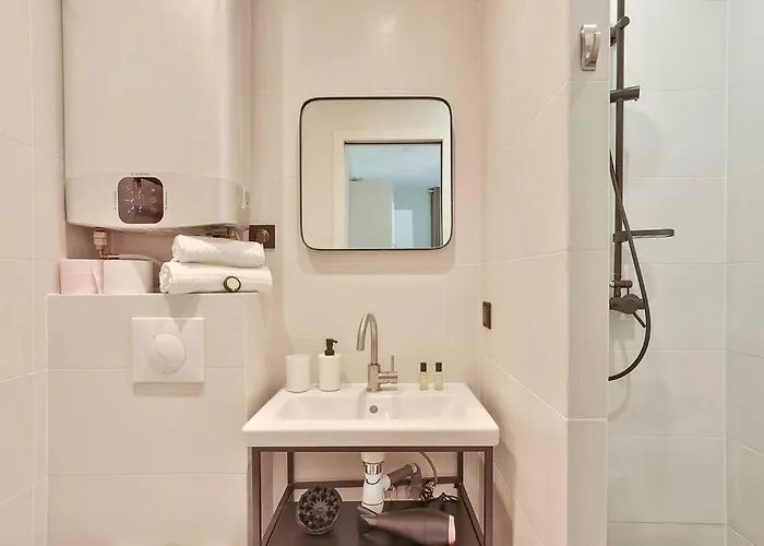 Апартаменты Cozy Center For 3 Париж